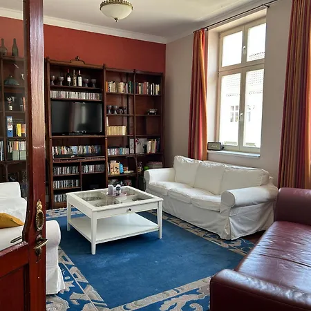 Grosszuegige Zentrale Altbauwohnung 公寓