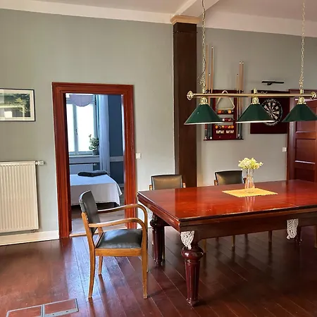 Grosszuegige Zentrale Altbauwohnung