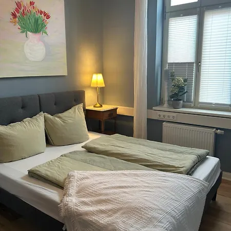 Grosszuegige Zentrale Altbauwohnung Lejlighed Neustrelitz