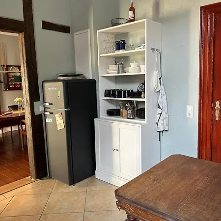 Grosszuegige Zentrale Altbauwohnung * Neustrelitz