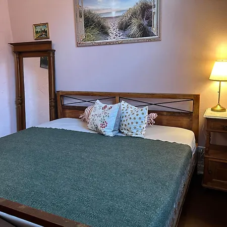 Grosszuegige Zentrale Altbauwohnung Lejlighed Neustrelitz