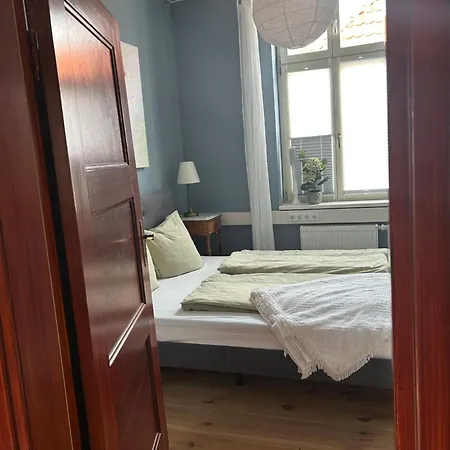 Grosszuegige Zentrale Altbauwohnung Lejlighed Neustrelitz