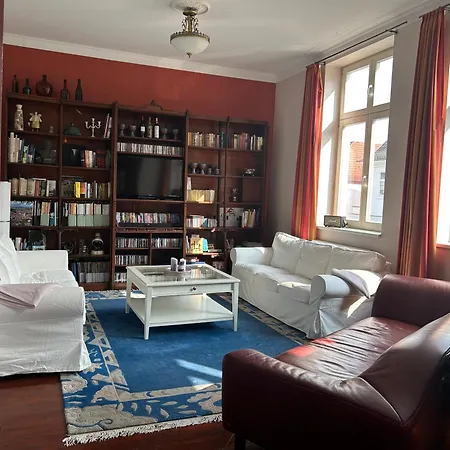 Grosszuegige Zentrale Altbauwohnung Lejlighed *