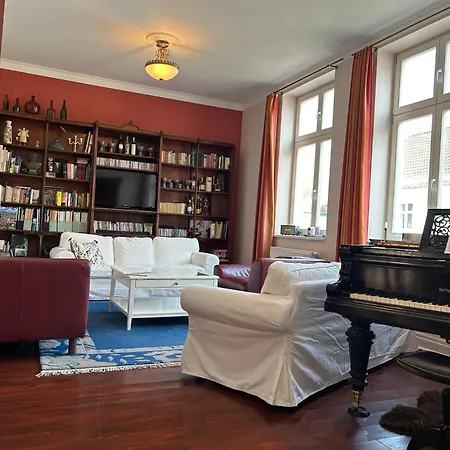 Grosszuegige Zentrale Altbauwohnung 公寓