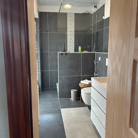 Grosszuegige Zentrale Altbauwohnung
