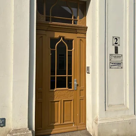 Grosszuegige Zentrale Altbauwohnung