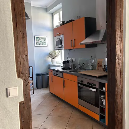 Grosszuegige Zentrale Altbauwohnung Lejlighed